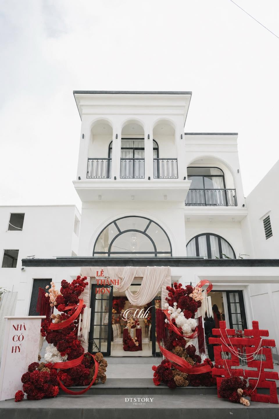 Toàn cảnh mặt tiền nhà tổ chức lễ gia tiên của Mili Wedding tại Thủ Đức