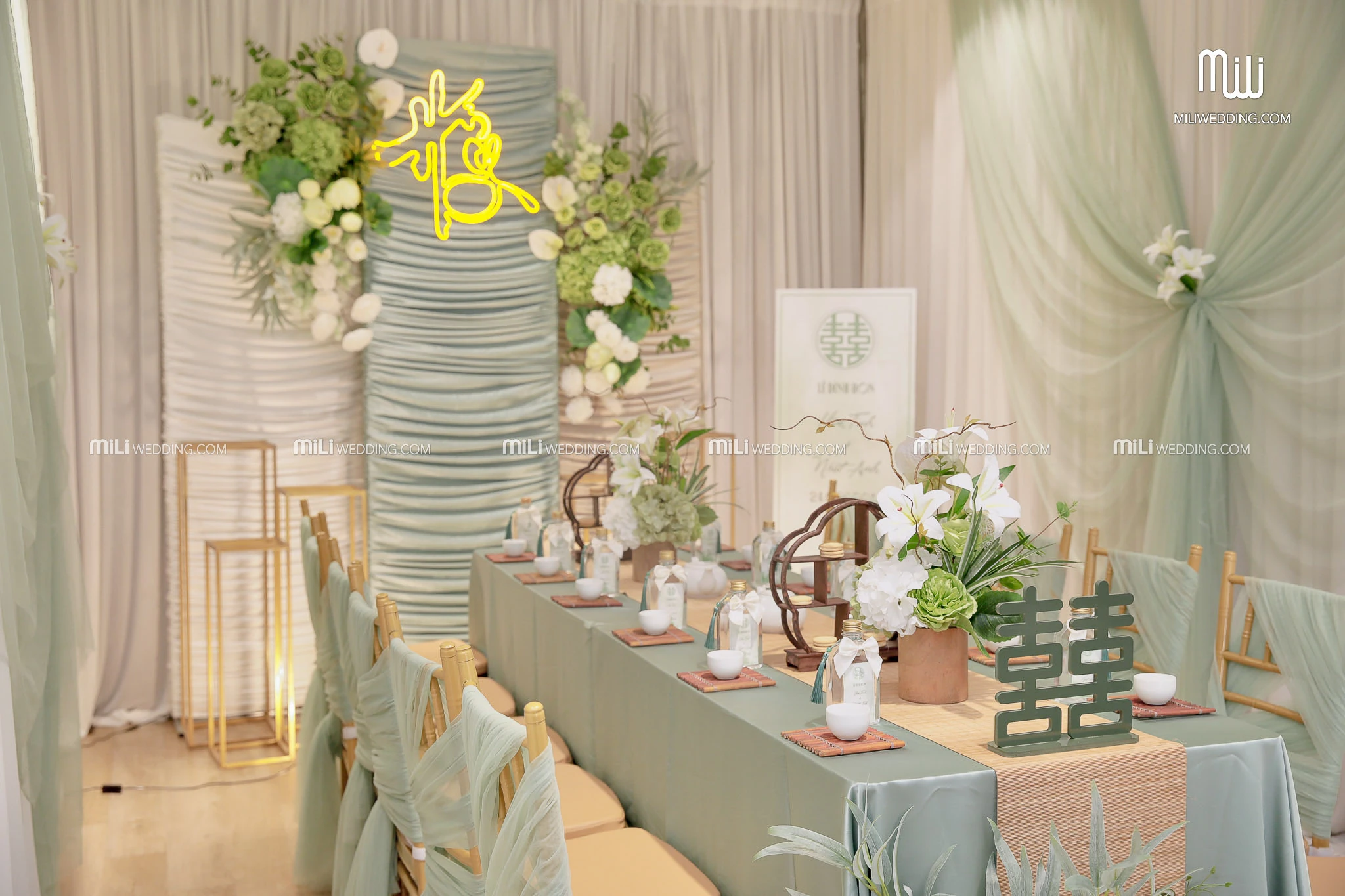Toàn cảnh gói gia tiên Romance Lotus Style